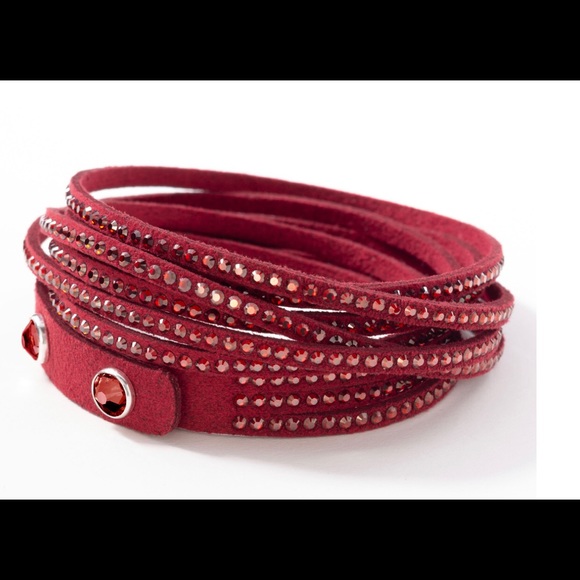 Wrap- star bracelet RED by Swarovski wraps three times New in box 600 crystals - Picture 1 of 3
